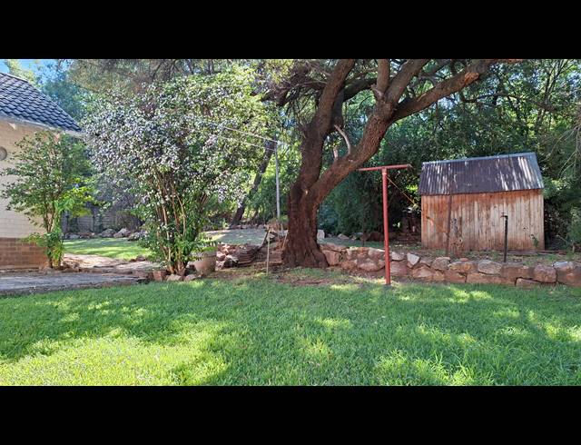 3 BEDROOM FREEHOLD TO LET IN FLAMWOOD